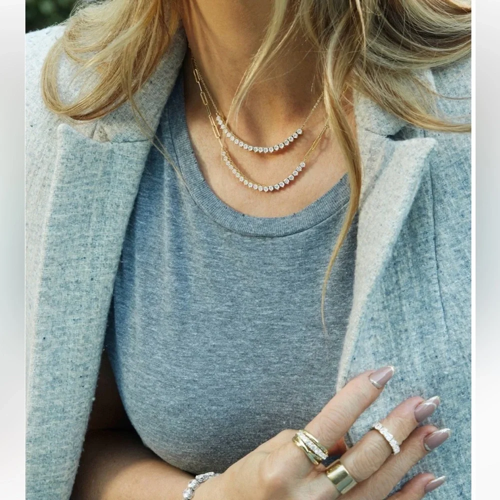 Elegant Gold Necklace with Diamondettes - Picture 4 of 16